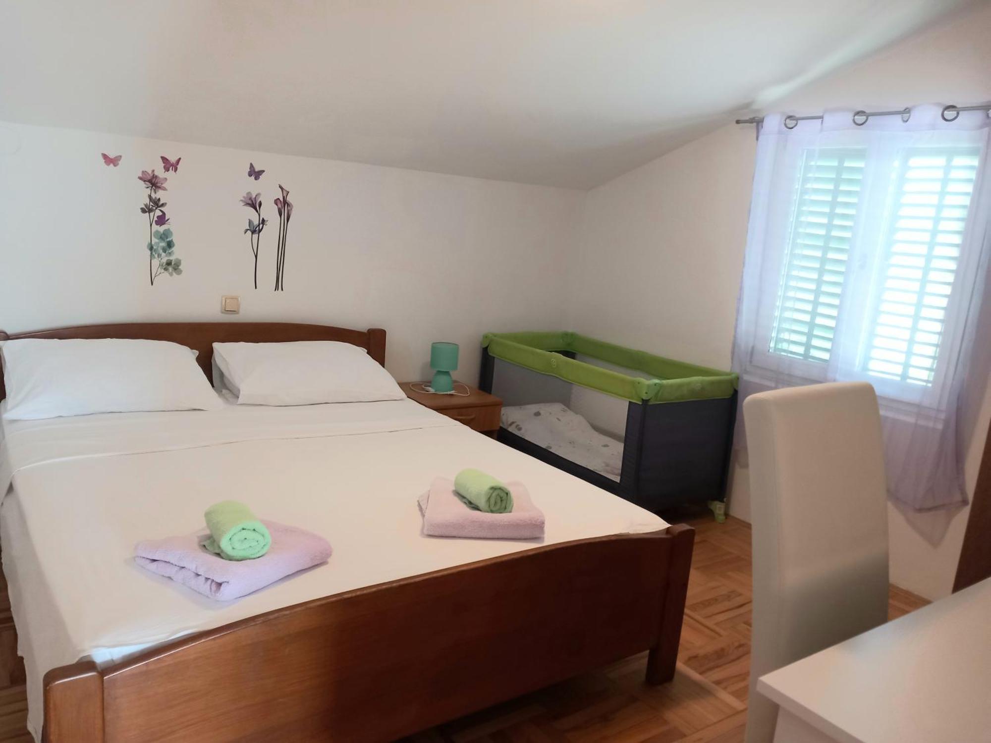 Apartments Mira Лопар Экстерьер фото